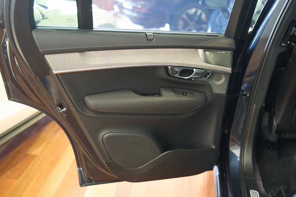New 2025 Volvo XC90 B6 Ultra w/ Lounge Package image 13