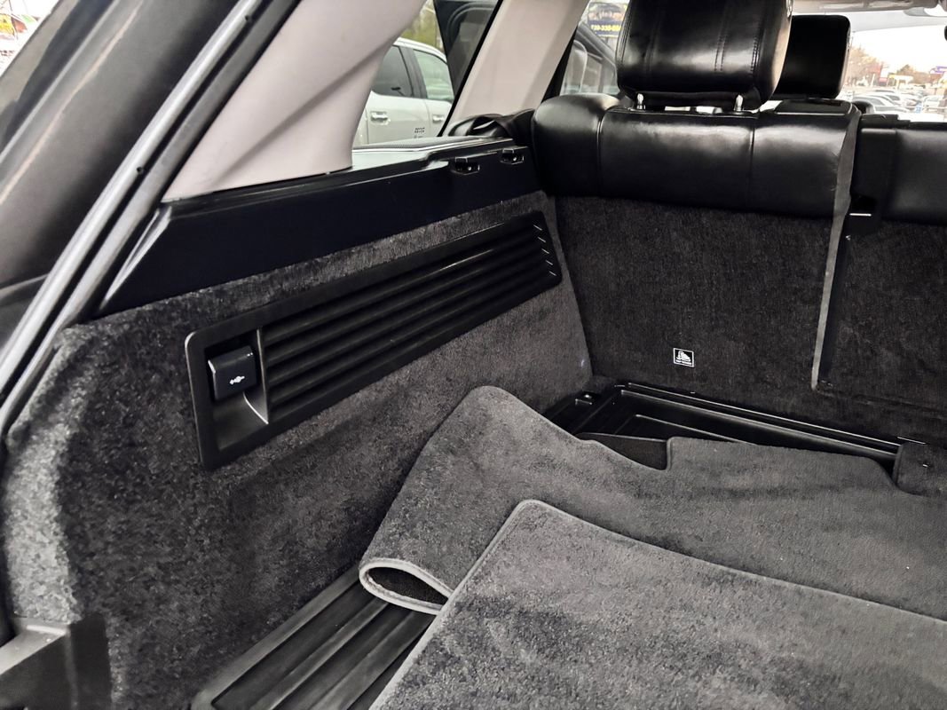 Used 2017 Land Rover Range Rover HSE image 39