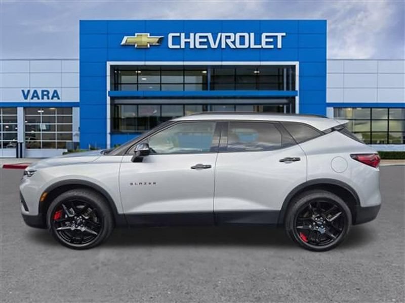 Used 2021 Chevrolet Blazer LT w/ Redline Edition FWD image 2