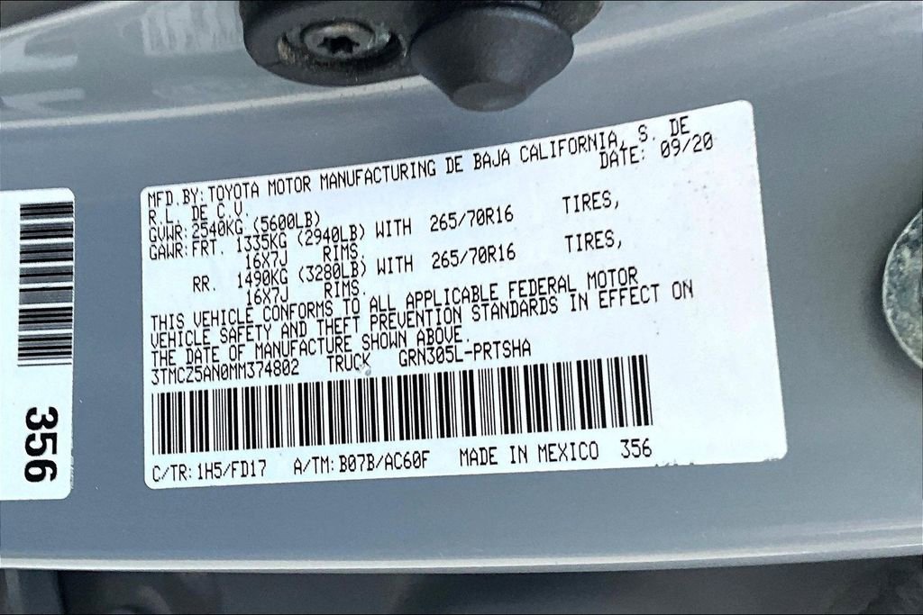 Used 2021 Toyota Tacoma TRD Off-Road w/ Technology Package image 18