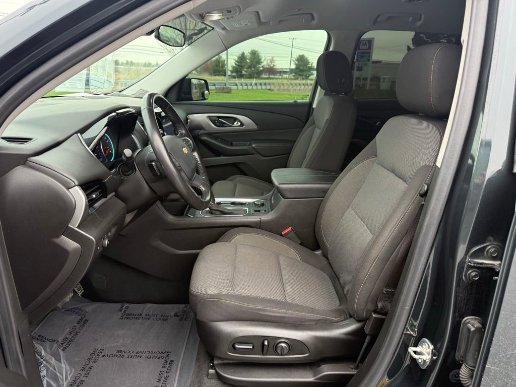 Used 2020 Chevrolet Traverse LT w/ Driver Confidence II Package AWD/4WD image 11