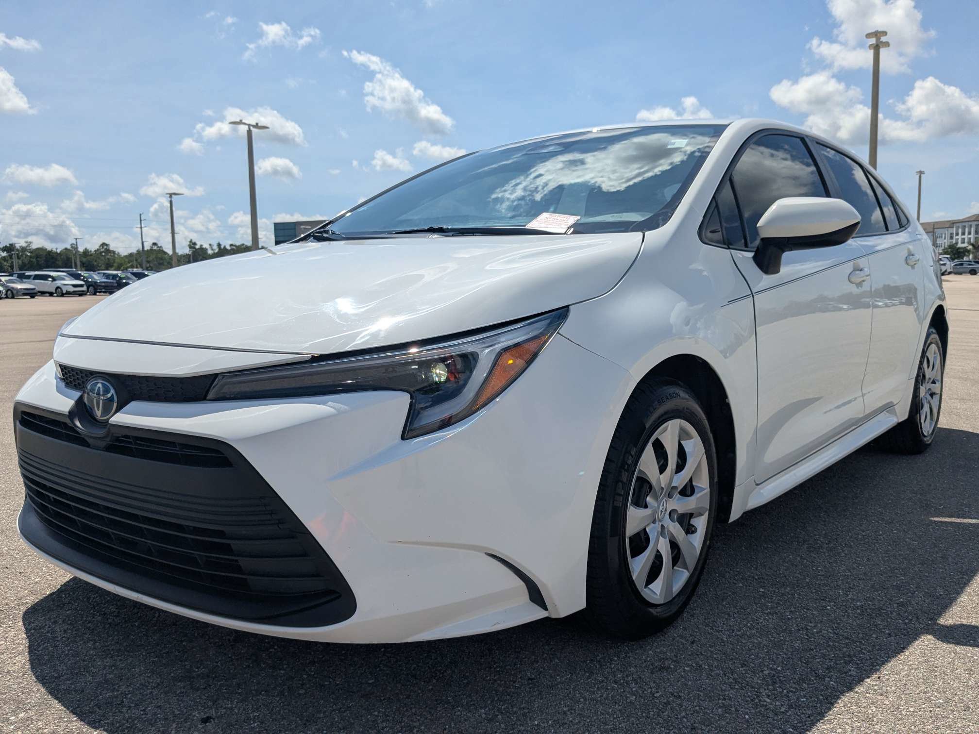 Used 2023 Toyota Corolla LE FWD image 9