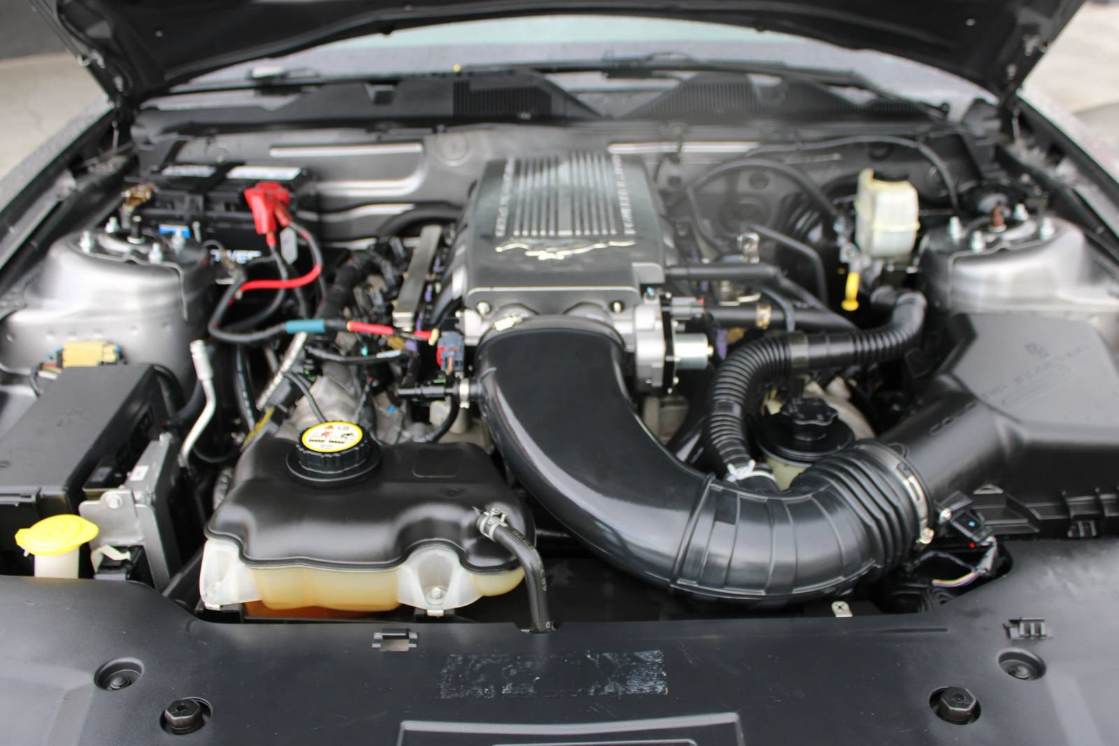 Used 2010 Ford Mustang GT Premium RWD image 18