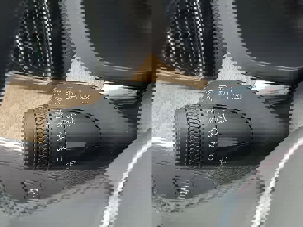 Used 2026 Volvo XC60 B5 Plus w/ Protection Package Premier image 25