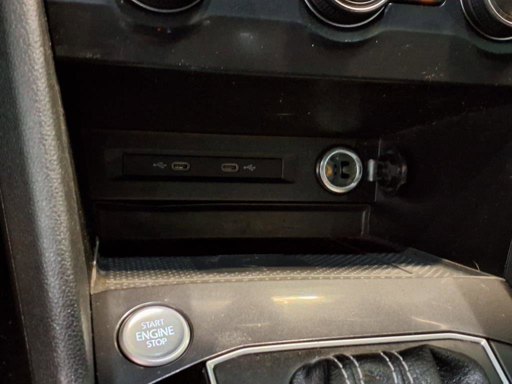 Used 2021 Volkswagen Tiguan SE R-Line image 23