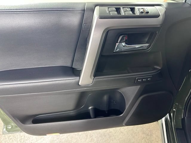 Used 2022 Toyota 4Runner Limited AWD/4WD image 20