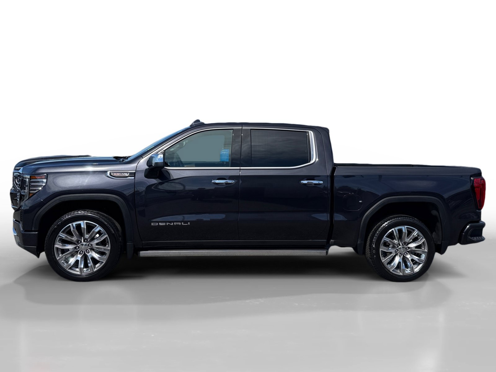 Used 2023 GMC Sierra 1500 Denali w/ Denali Reserve Package AWD/4WD image 2