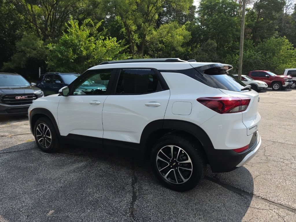 Certified 2024 Chevrolet TrailBlazer LT w/ Convenience Package FWD image 4