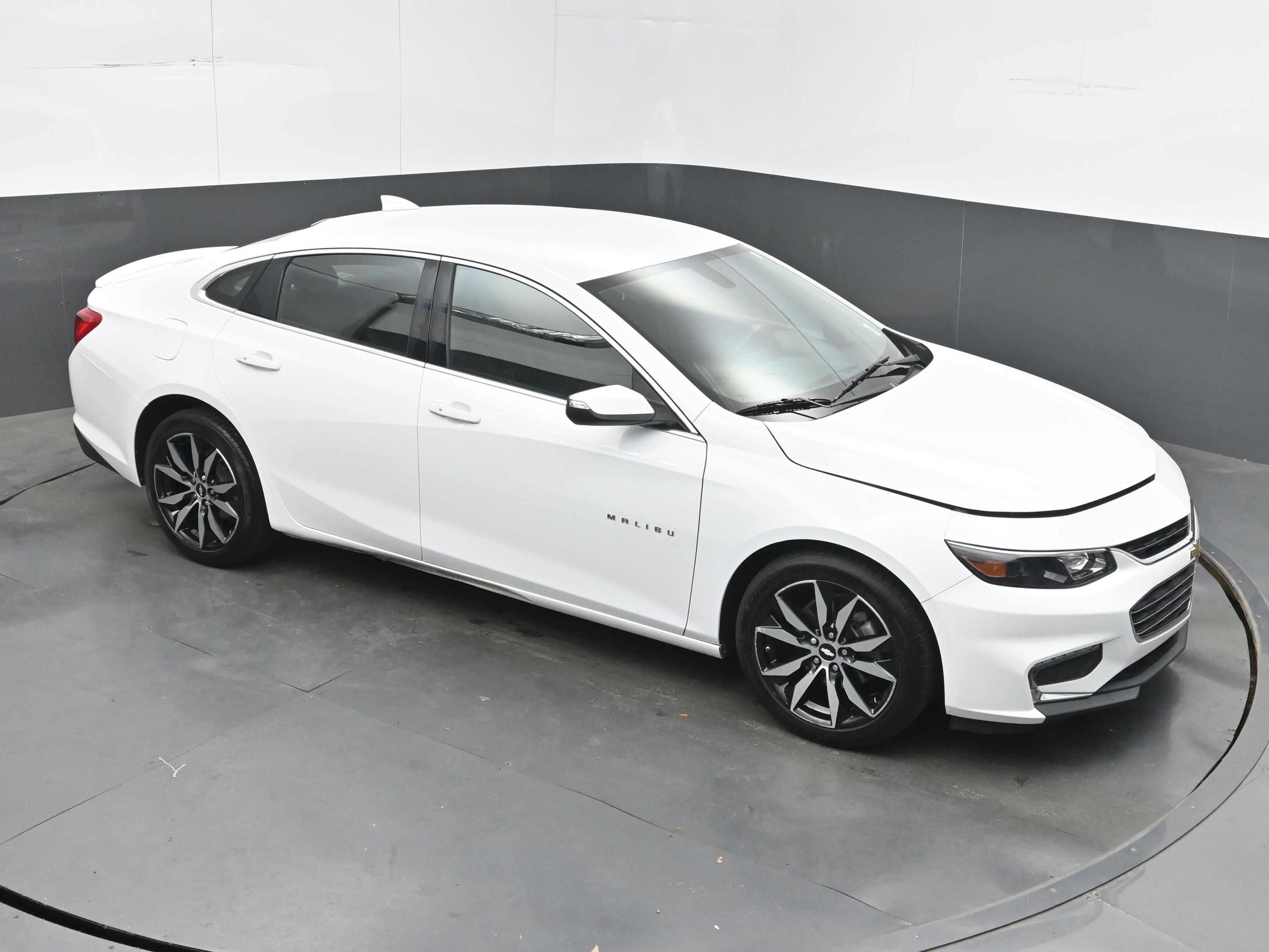 Used 2018 Chevrolet Malibu LT FWD image 31