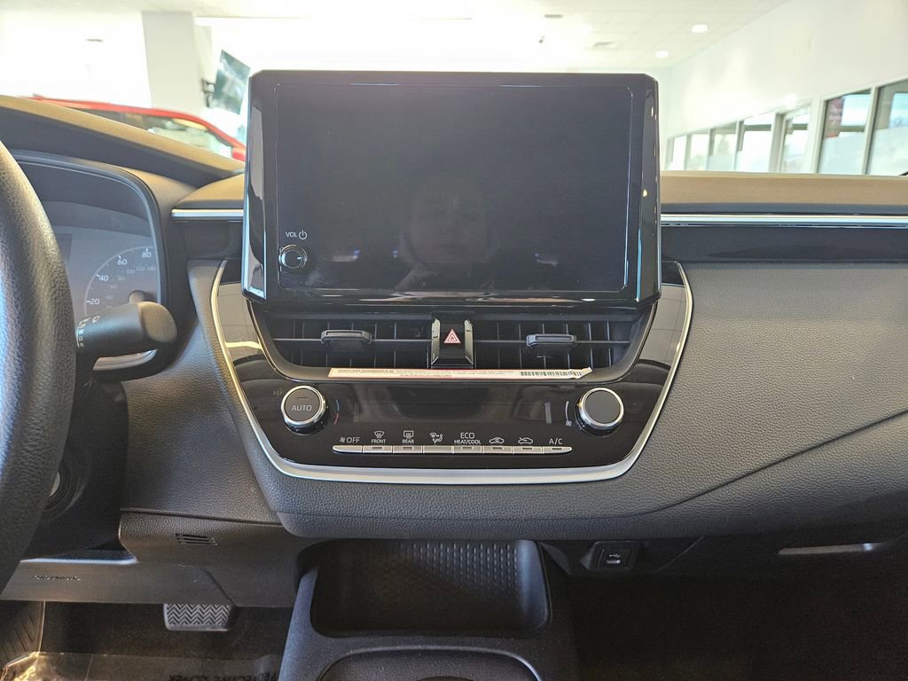 Used 2024 Toyota Corolla LE image 17