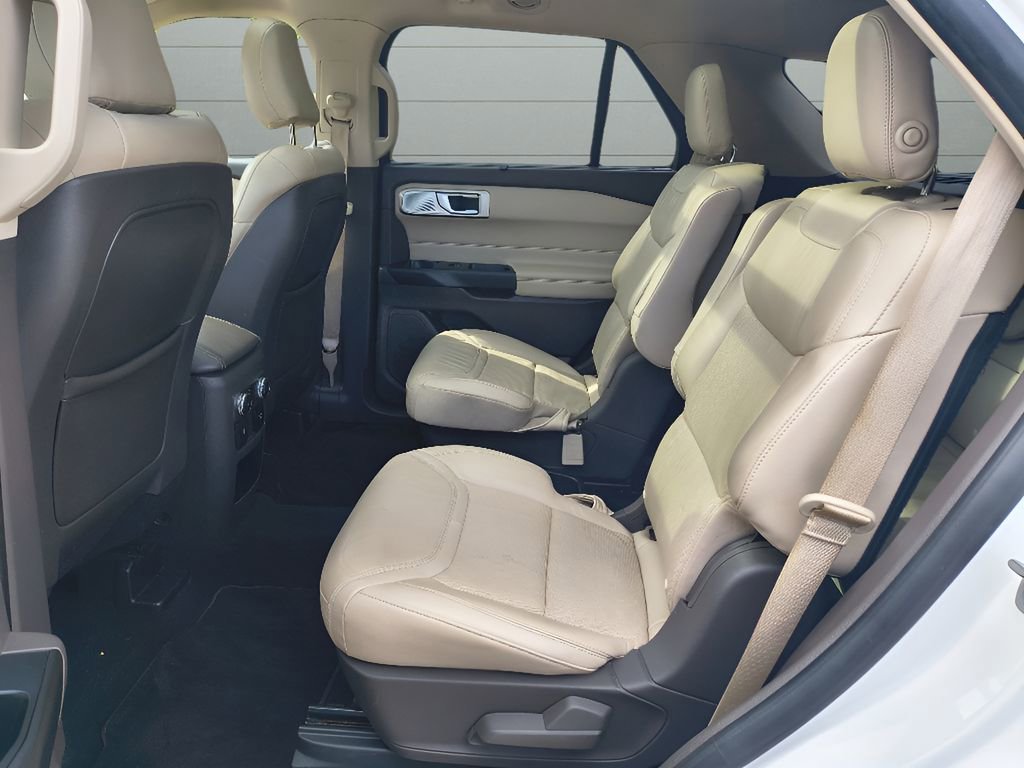 Used 2020 Ford Explorer Platinum w/ Premium Technology Package image 34