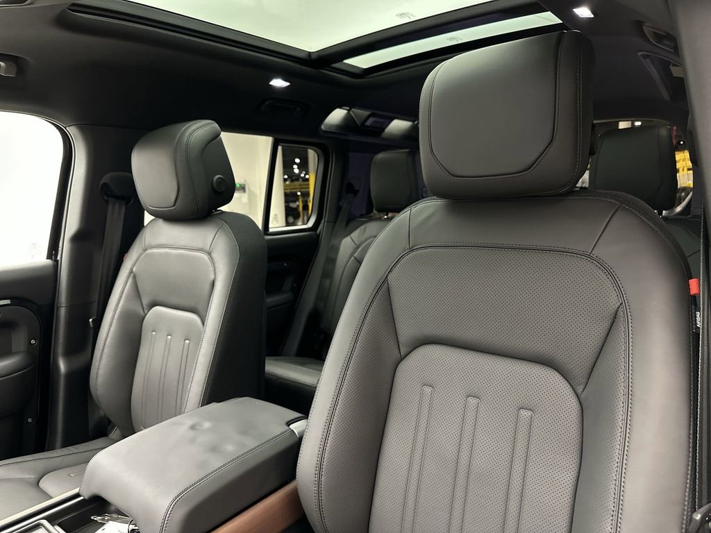 Used 2024 Land Rover Defender 110 X image 15