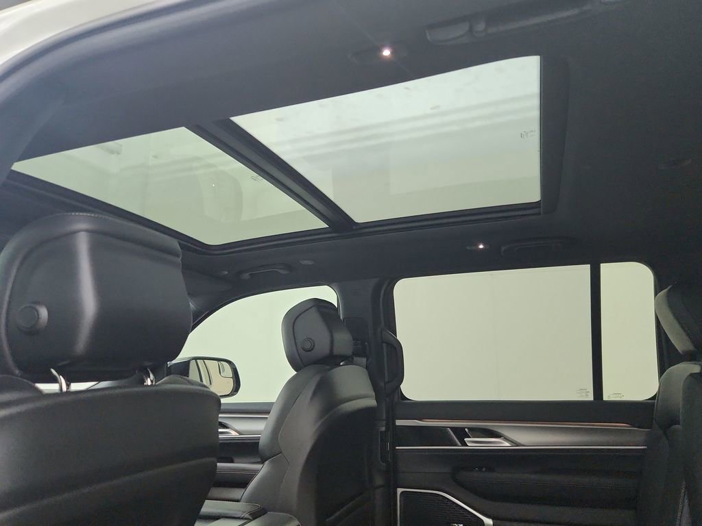 New 2026 Jeep Grand Wagoneer 4WD image 31
