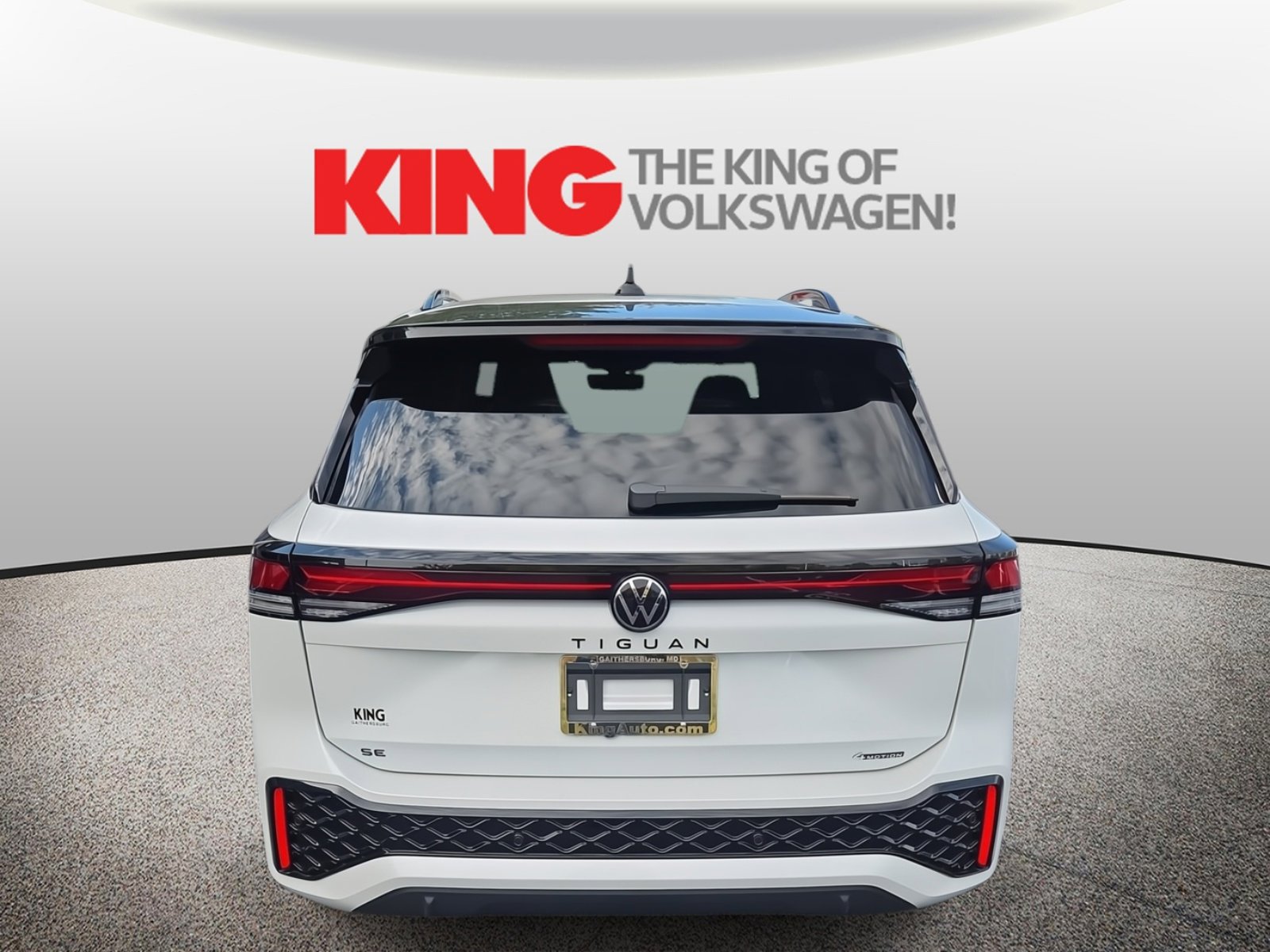 New 2025 Volkswagen Tiguan SE R-Line image 6