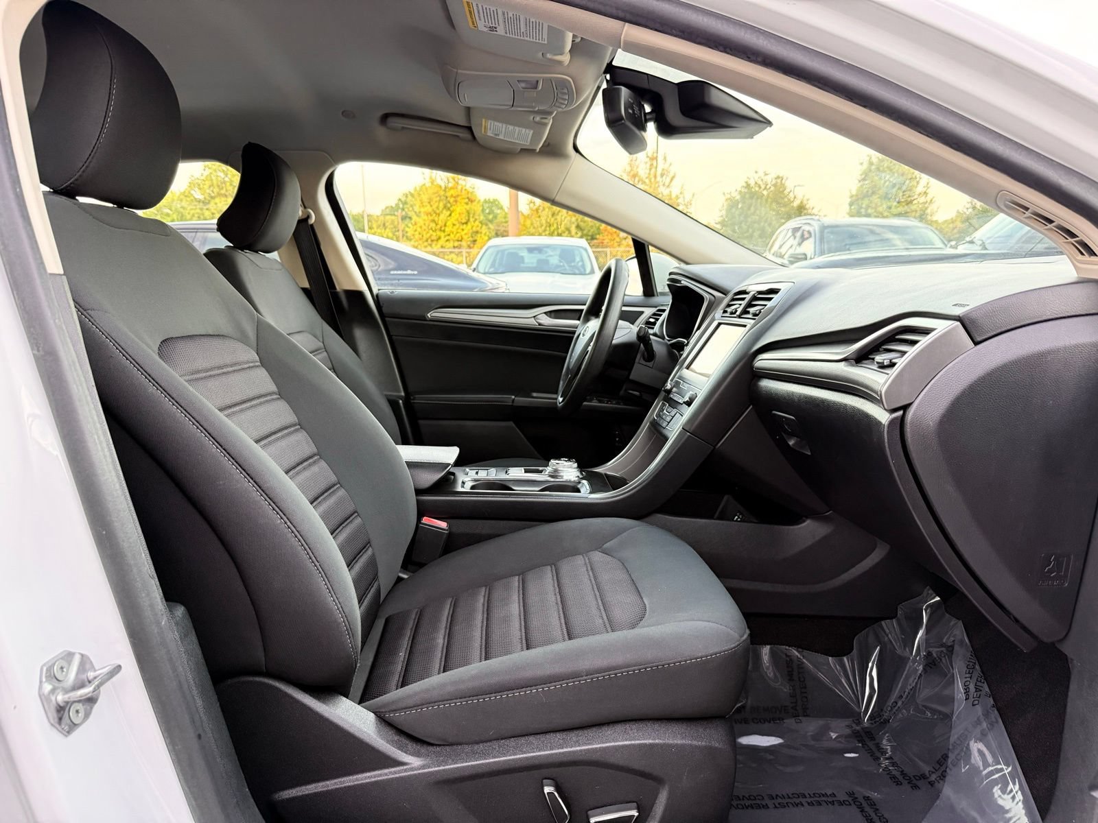 Used 2019 Ford Fusion SE FWD image 20