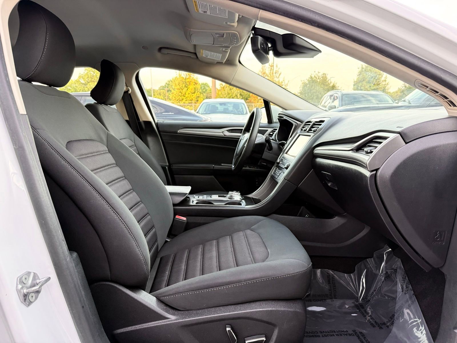 Used 2019 Ford Fusion SE FWD image 20