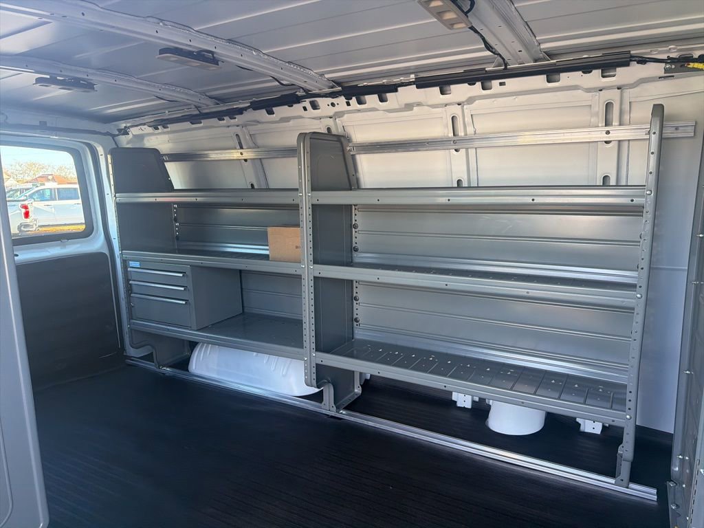 New 2025 Chevrolet Express 2500 Work Van w/ Driver Convenience Package image 28