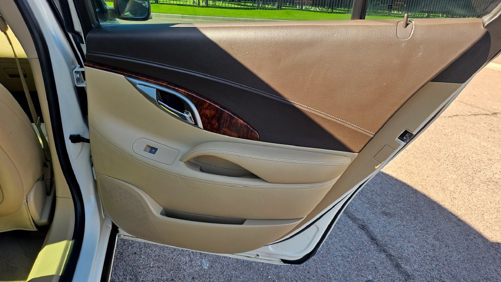 Used 2013 Buick LaCrosse Premium w/ Entertainment Package FWD image 21