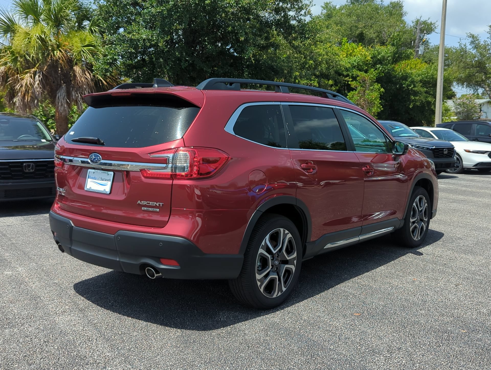 Used 2025 Subaru Ascent Limited w/ Popular Package #2 AWD/4WD image 6
