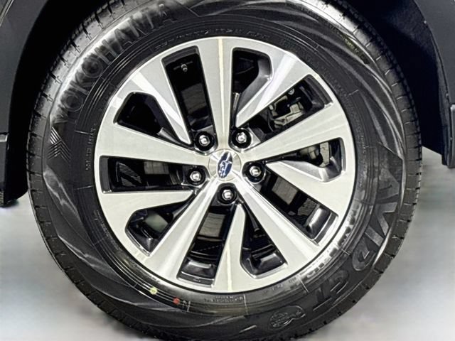 Certified 2025 Subaru Outback Premium AWD/4WD image 32
