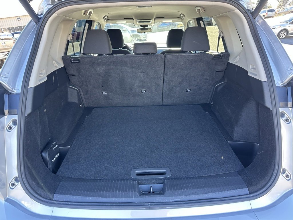 Used 2024 Nissan Rogue SV image 36