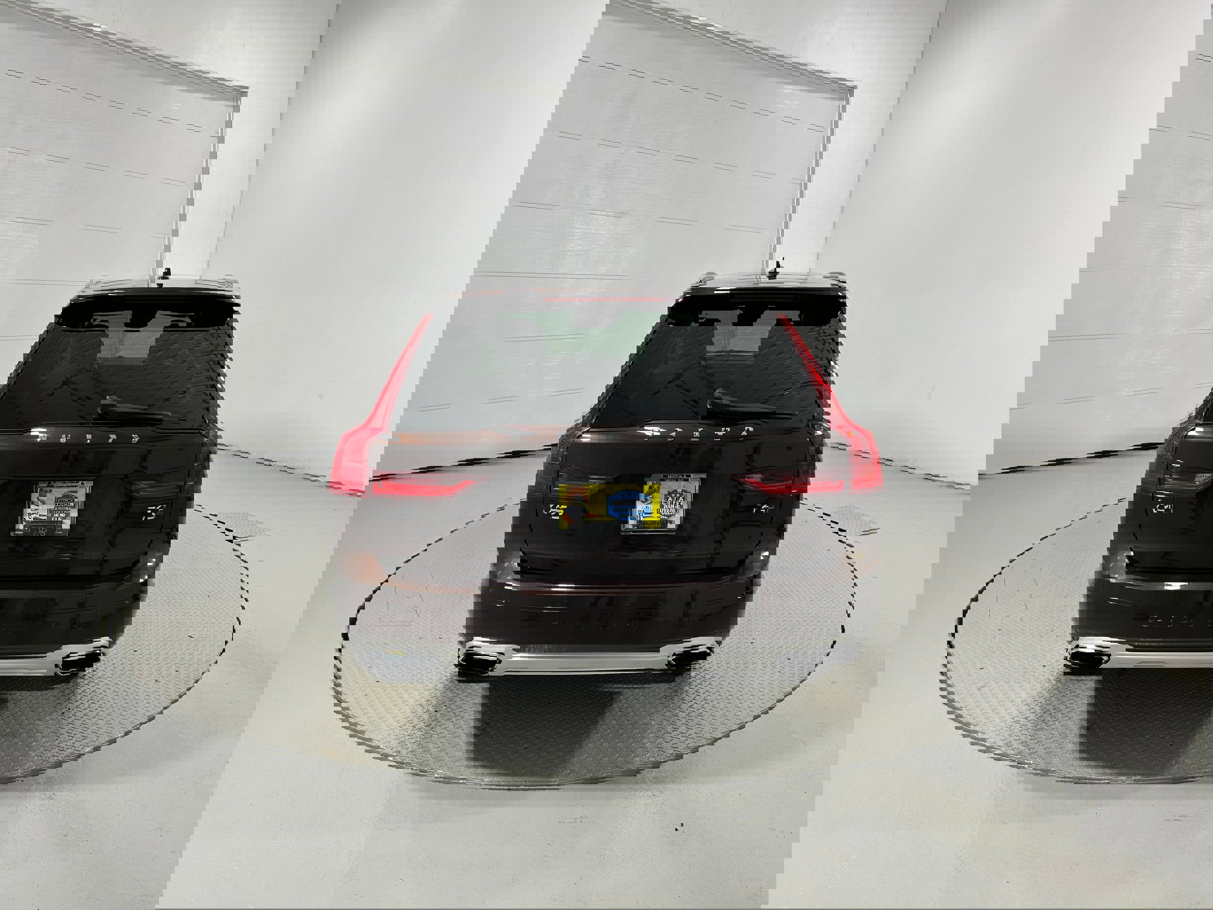 Used 2017 Volvo V90 T6 Cross Country image 32