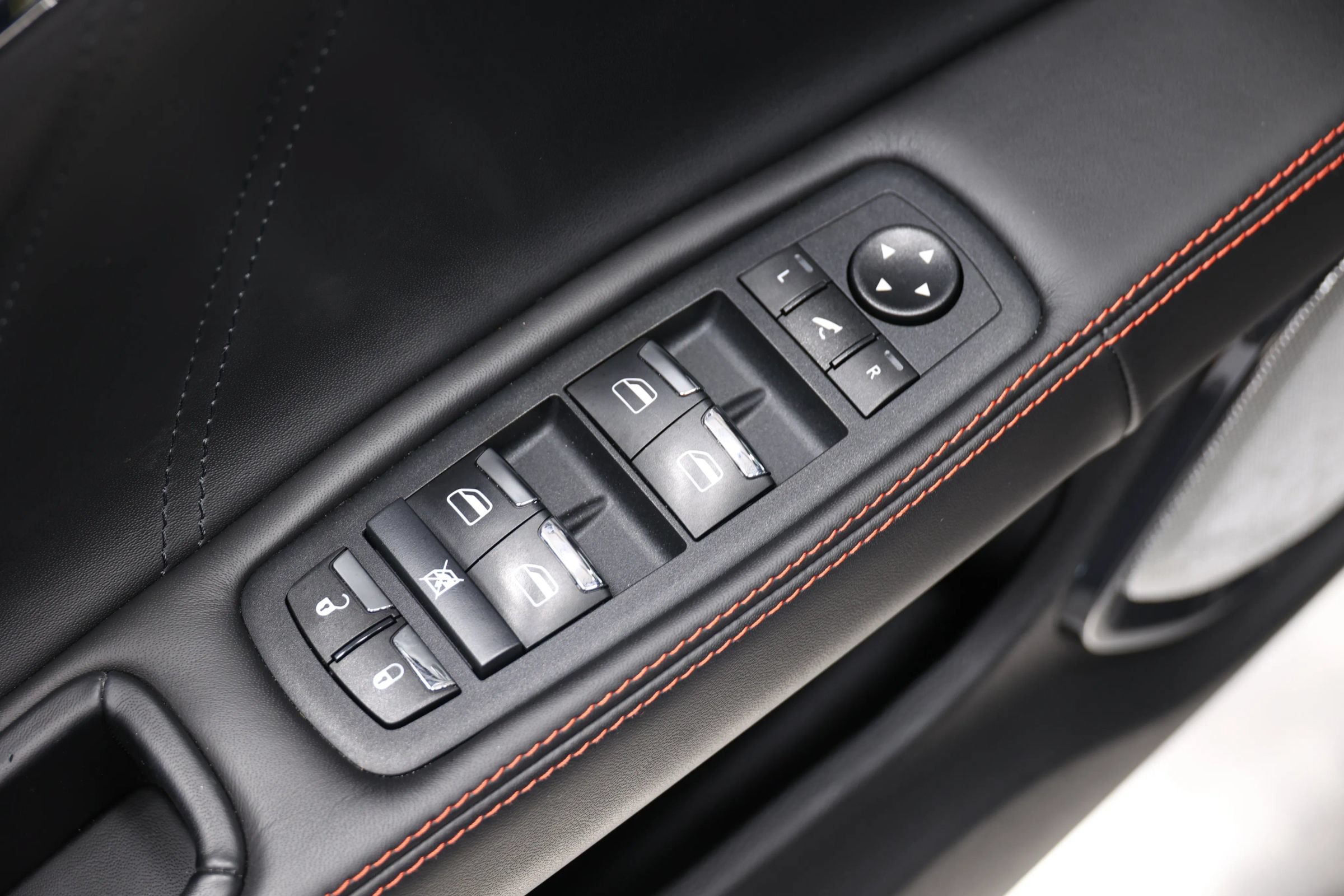 Used 2022 Maserati Quattroporte Trofeo RWD image 11