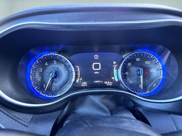 Used 2020 Chrysler Pacifica Limited image 16