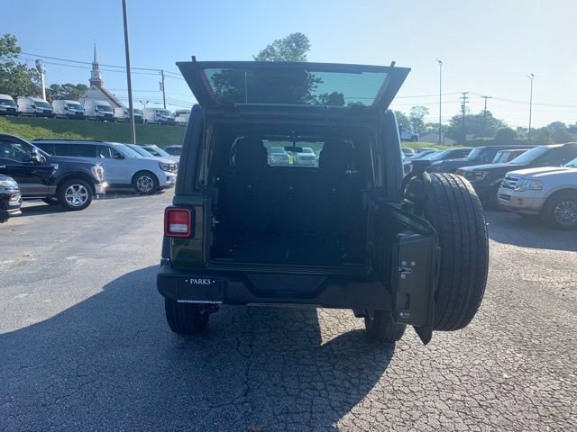 Used 2022 Jeep Wrangler Unlimited Sport AWD/4WD image 9
