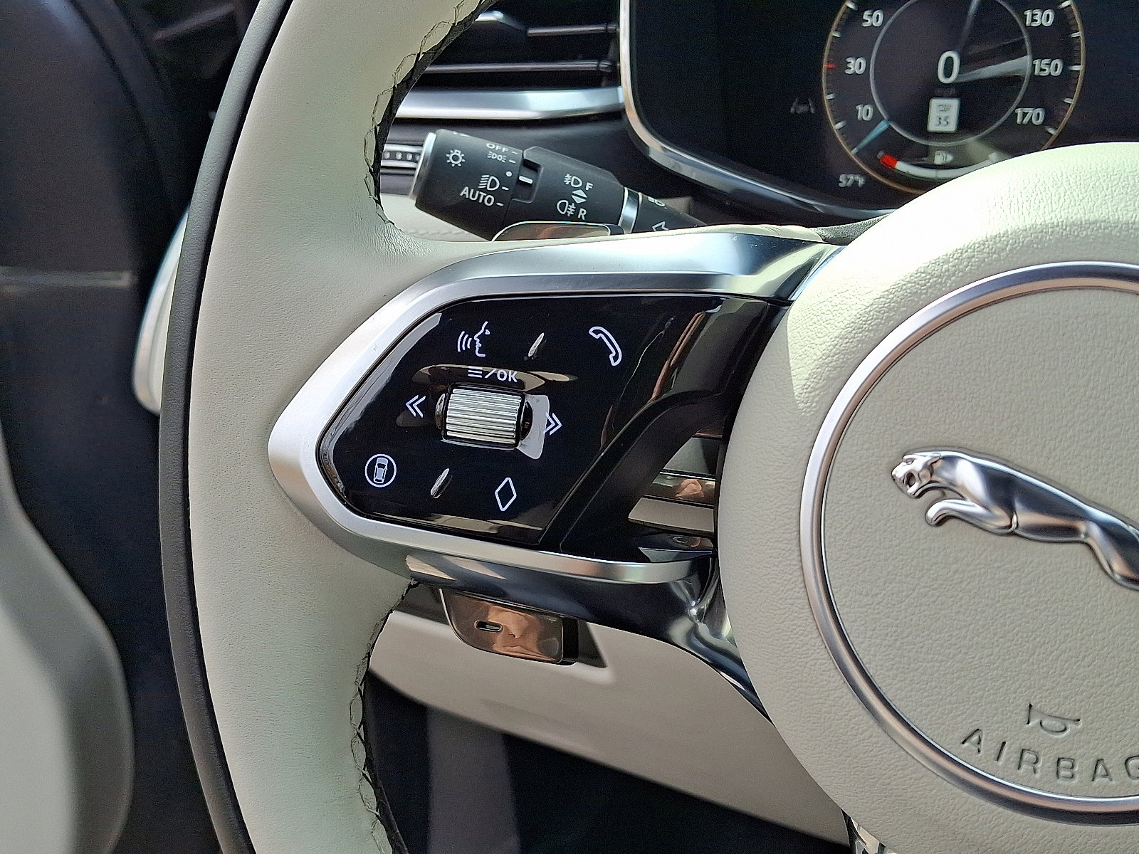 Used 2026 Jaguar F-PACE R-Dynamic S image 21