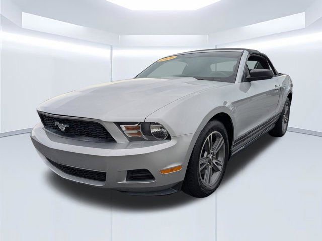 Used 2010 Ford Mustang Convertible image 8