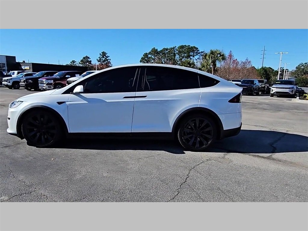 Used 2022 Tesla Model X image 25