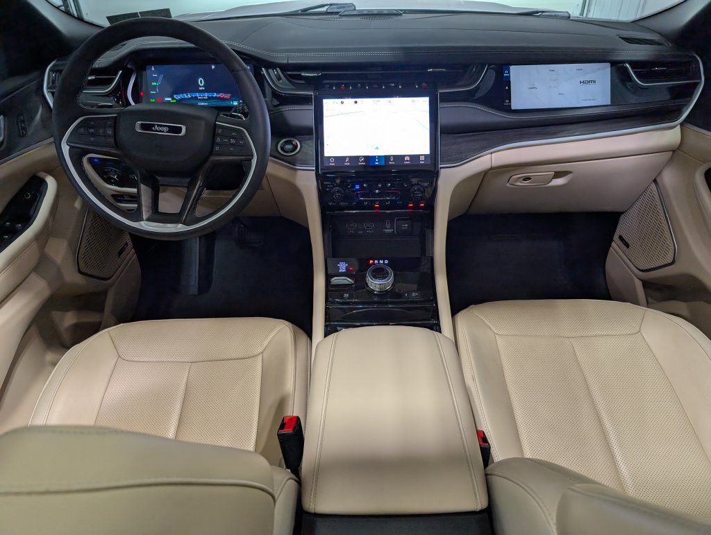 Used 2023 Jeep Grand Cherokee 4WD 4xe w/ Luxury Tech Group II image 12