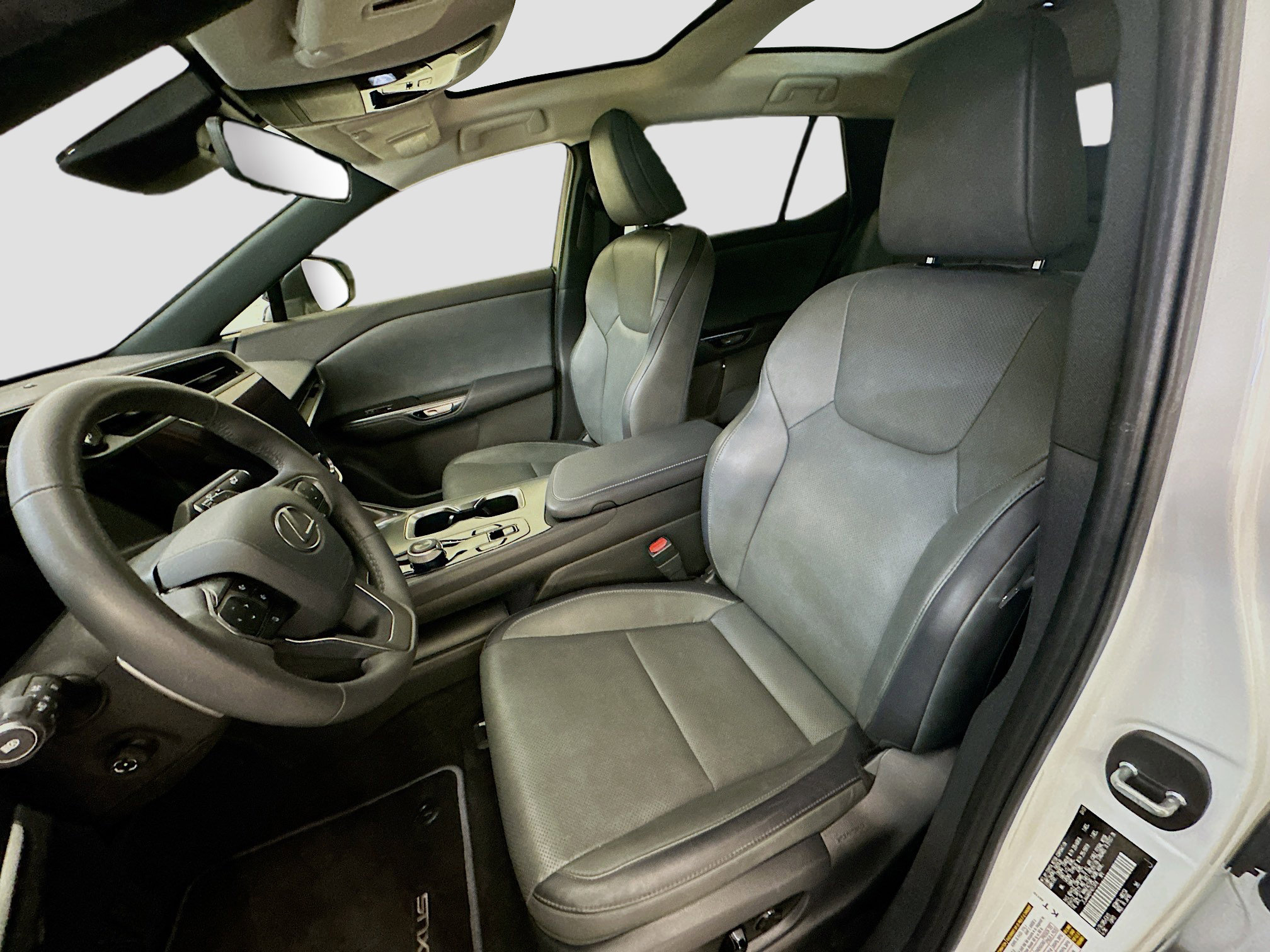 Used 2023 Lexus RZ 450e Premium w/ Technology Package image 13