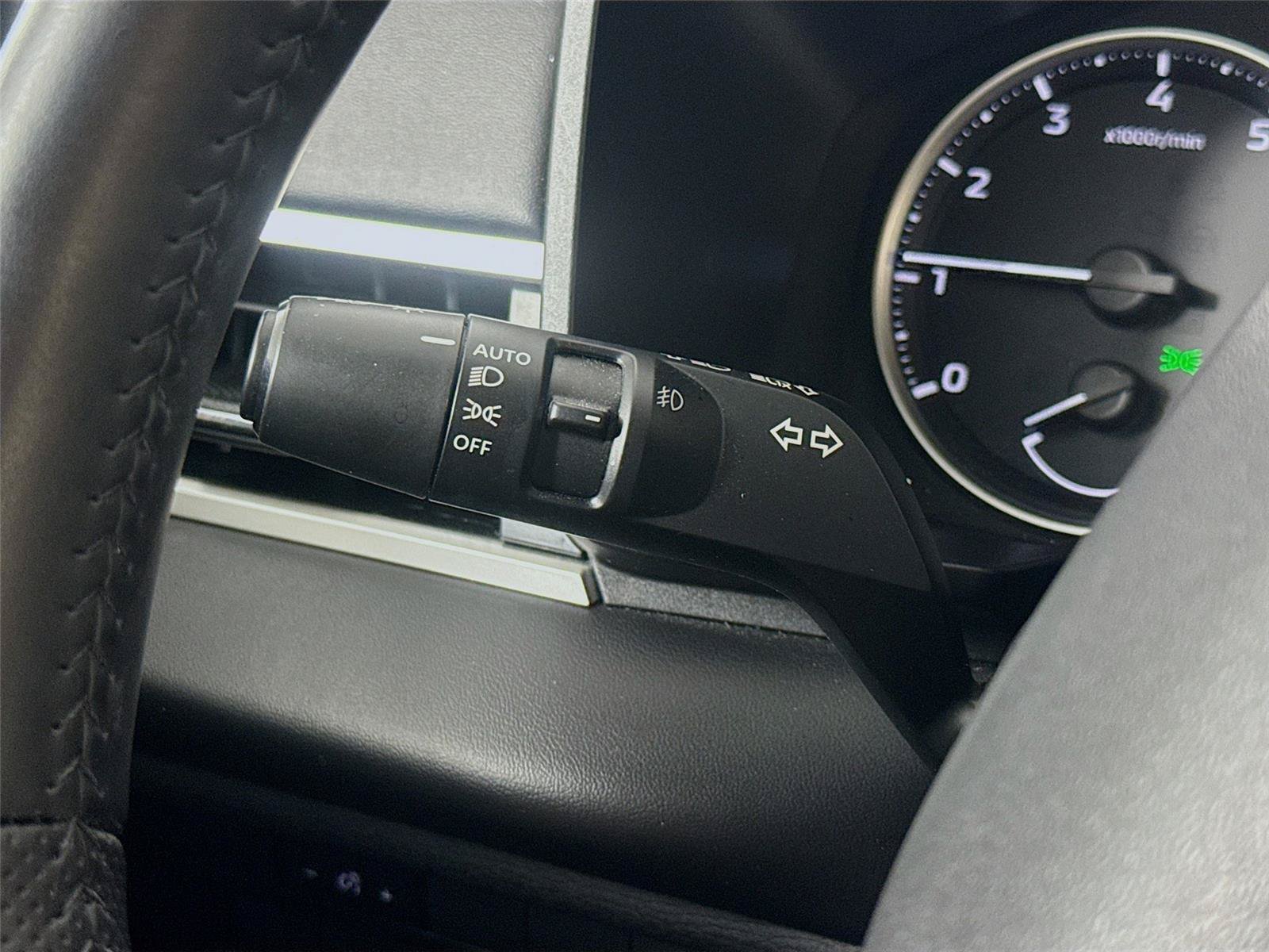 Used 2025 Mitsubishi Outlander SE FWD image 5