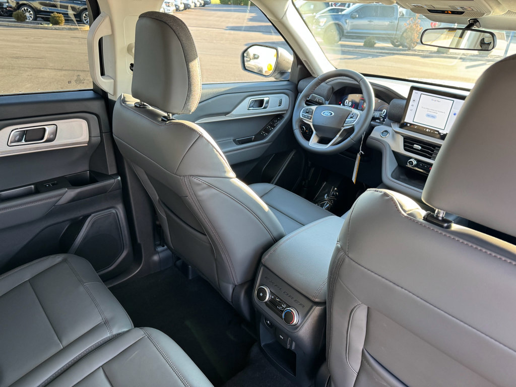 New 2026 Ford Explorer Active w/ Active Comfort Package image 18
