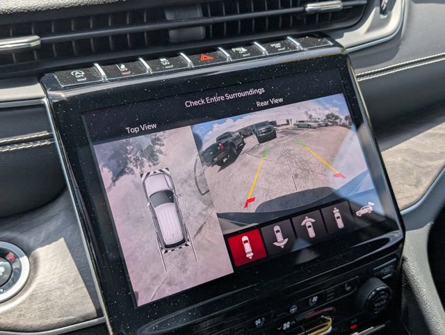 Used 2024 Jeep Grand Cherokee L Limited w/ Luxury Tech Group II RWD image 21