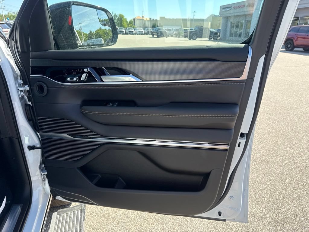 New 2026 Jeep Grand Wagoneer L Summit AWD/4WD image 35