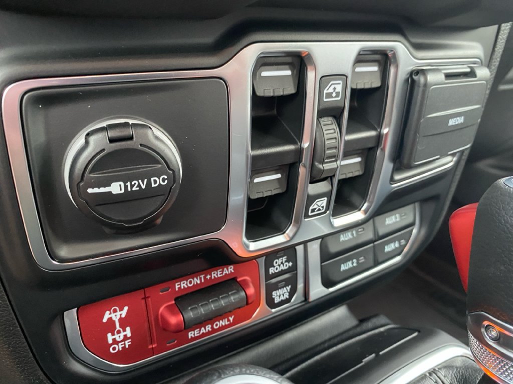 New 2026 Jeep Gladiator Rubicon w/ Steel Power Dome Hood Package AWD/4WD image 39