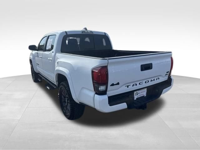 Used 2023 Toyota Tacoma SR5 w/ Technology Package AWD/4WD image 3