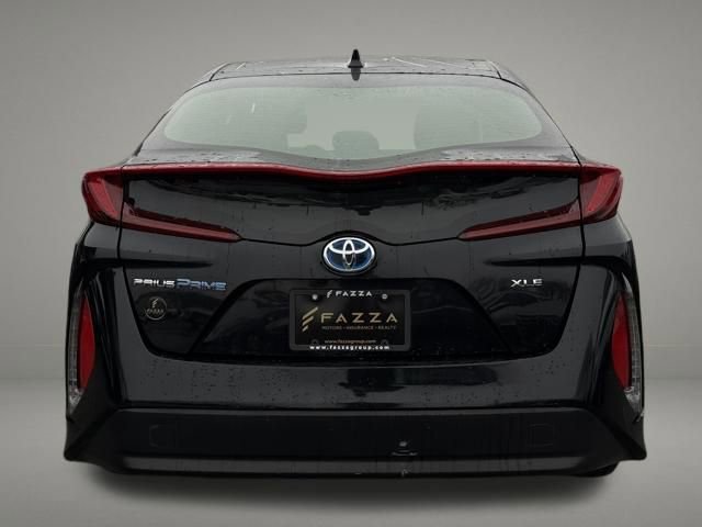 Used 2021 Toyota Prius Prime XLE w/ Carpet Mat Package (TMS) FWD image 4