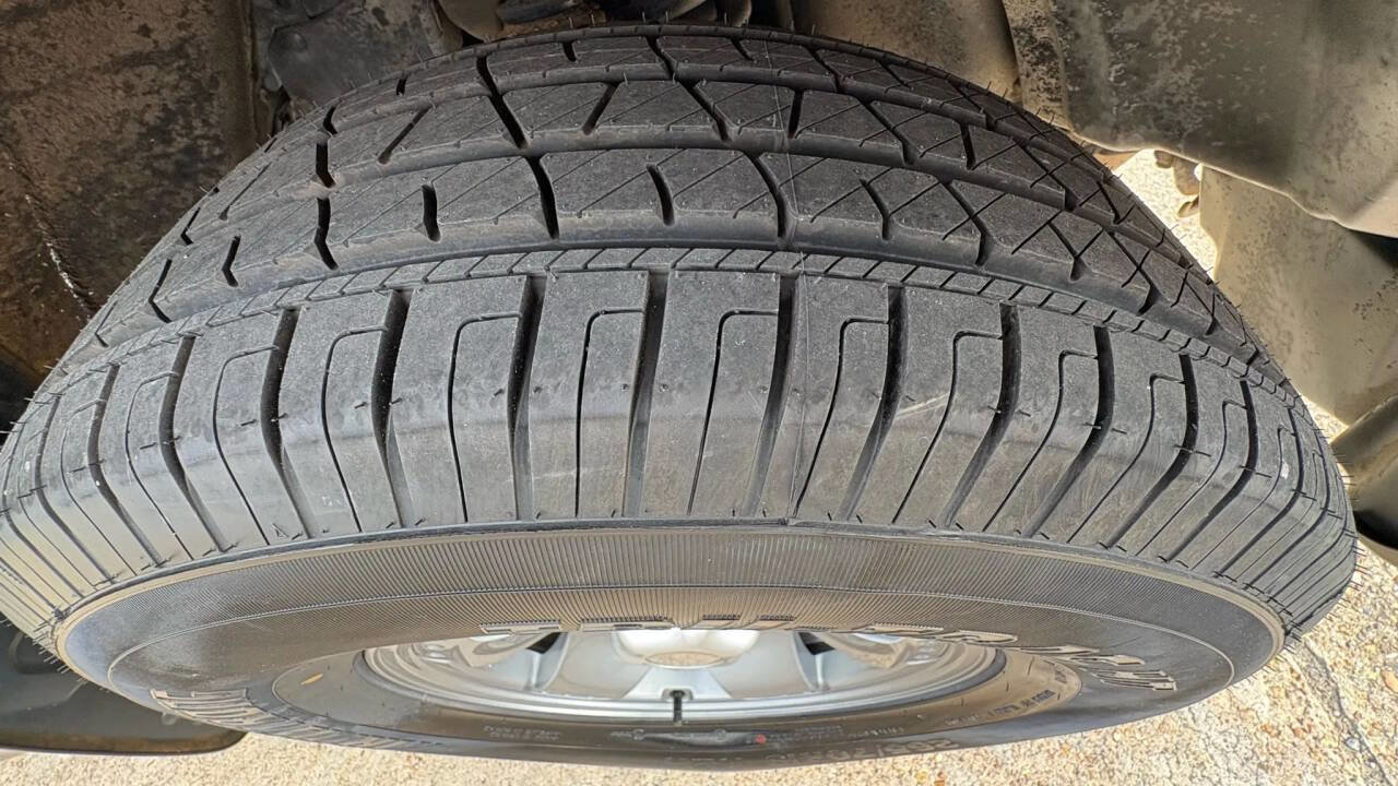 Used 2004 Toyota Sequoia SR5 image 21