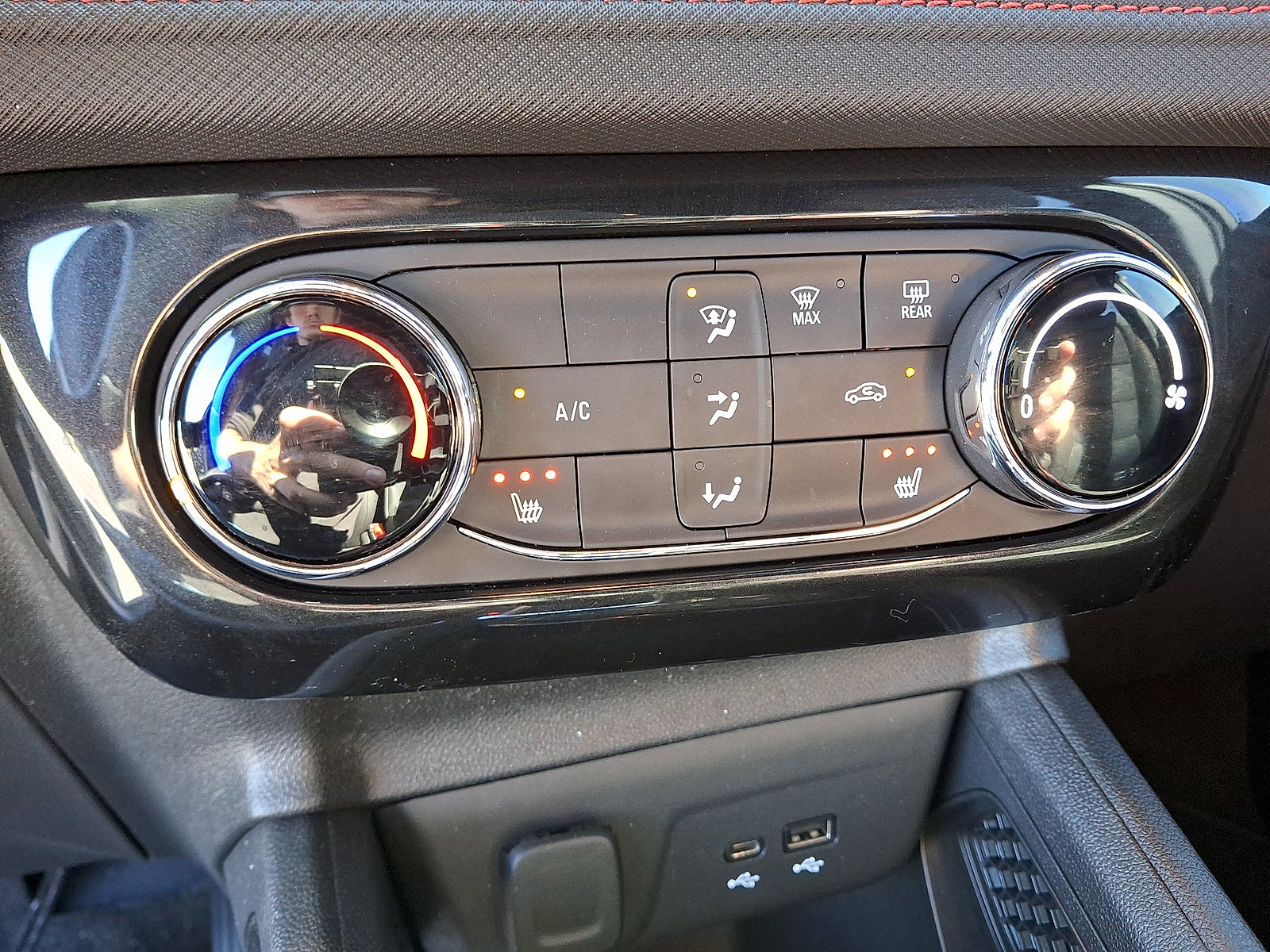 Used 2024 Chevrolet TrailBlazer RS w/ Driver Confidence Package FWD image 11