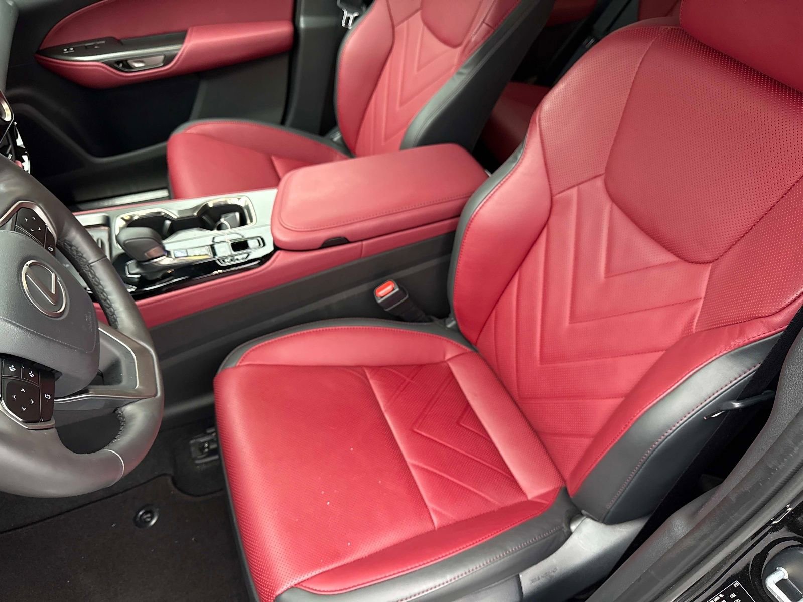 Used 2025 Lexus NX 300h AWD w/ Luxury Package image 18