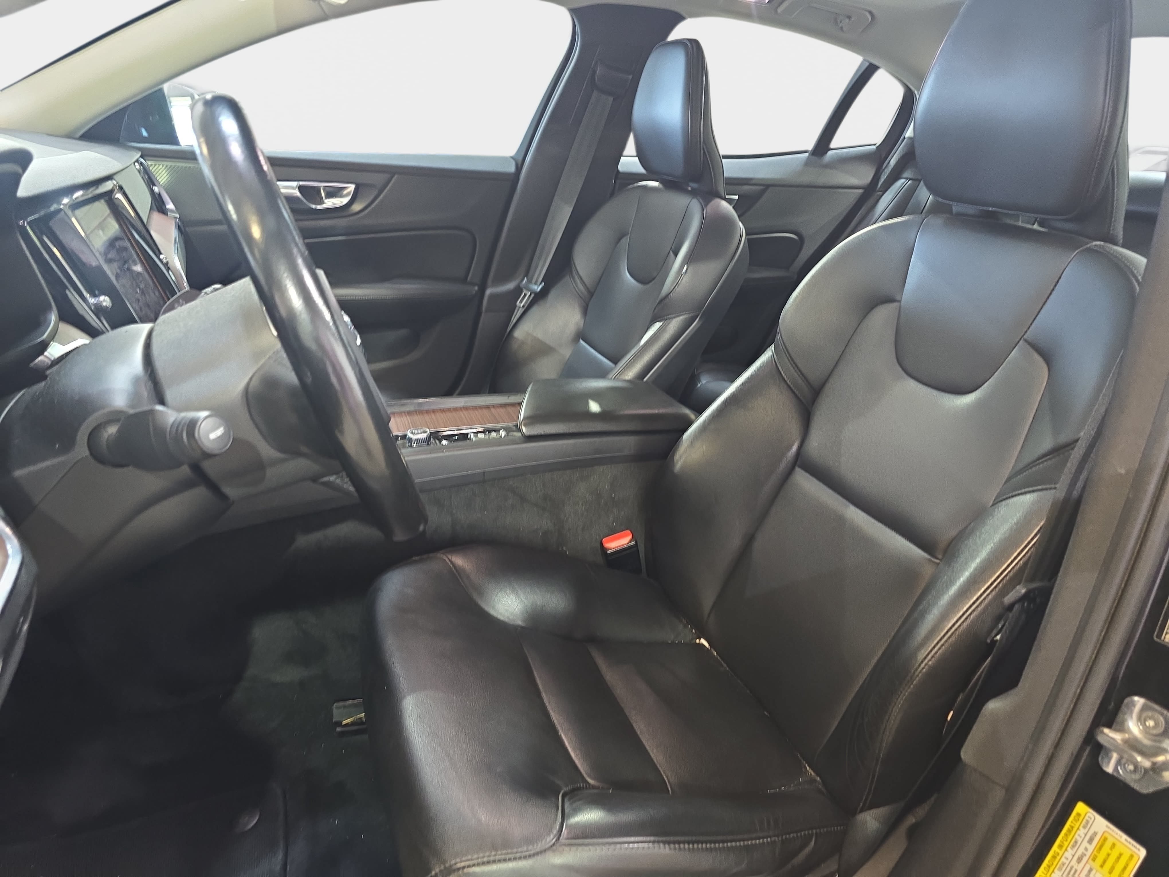 Used 2021 Volvo S60 T6 Momentum AWD/4WD image 12