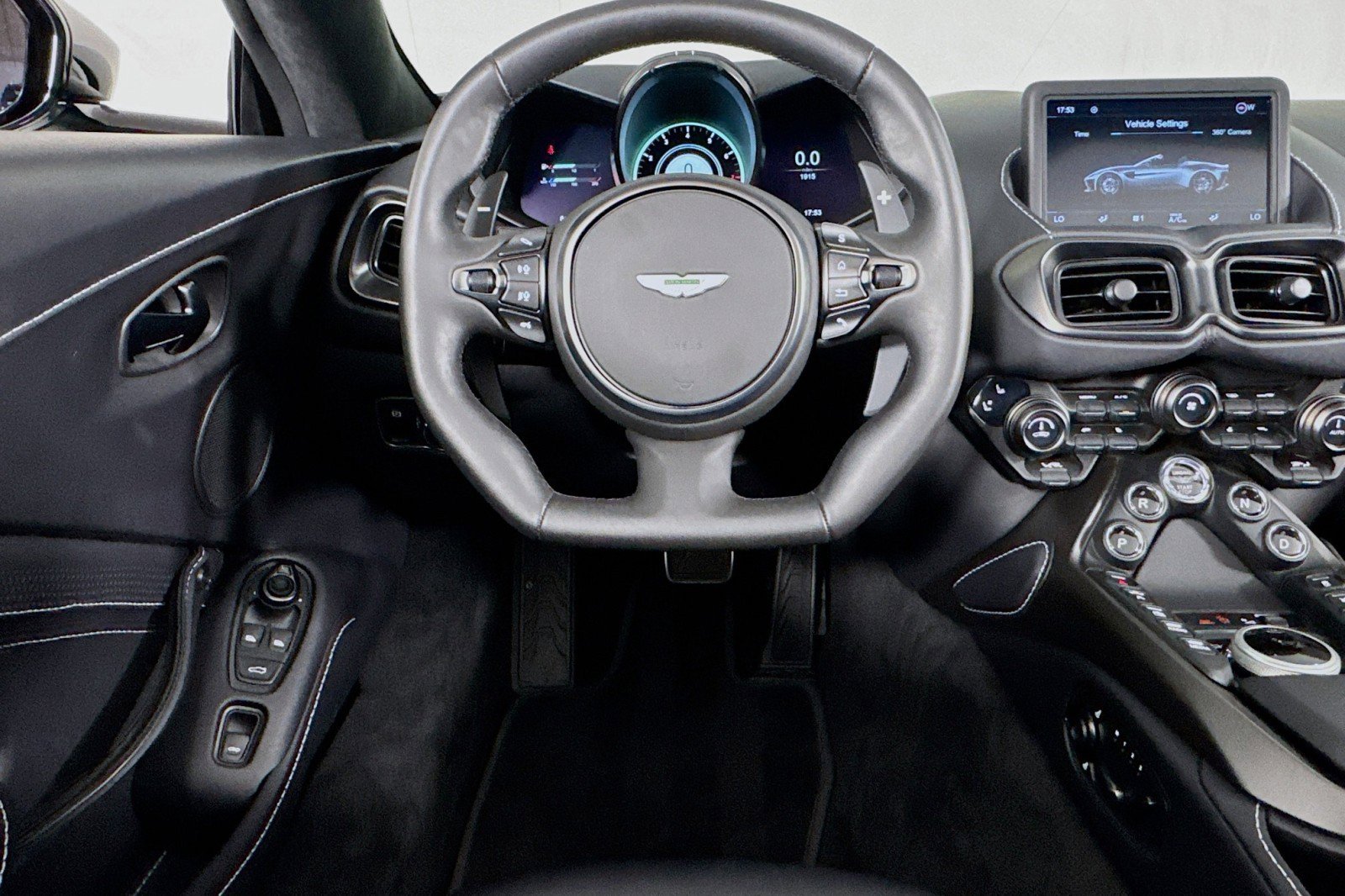 Used 2023 Aston Martin V8 Vantage Roadster image 5