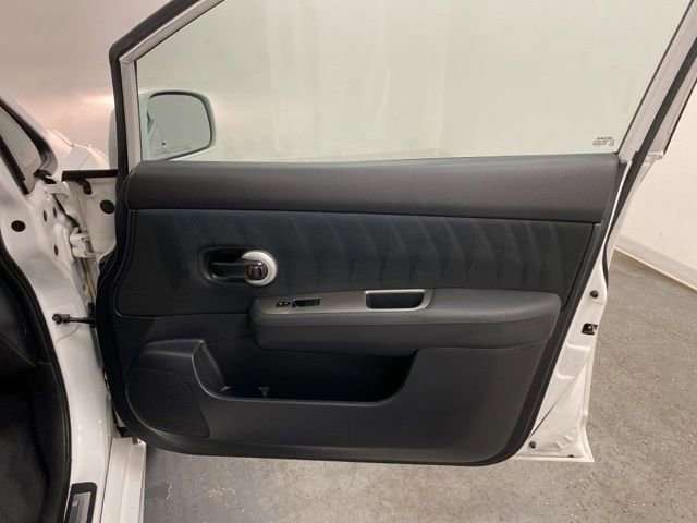 Used 2012 Nissan Versa SL image 21