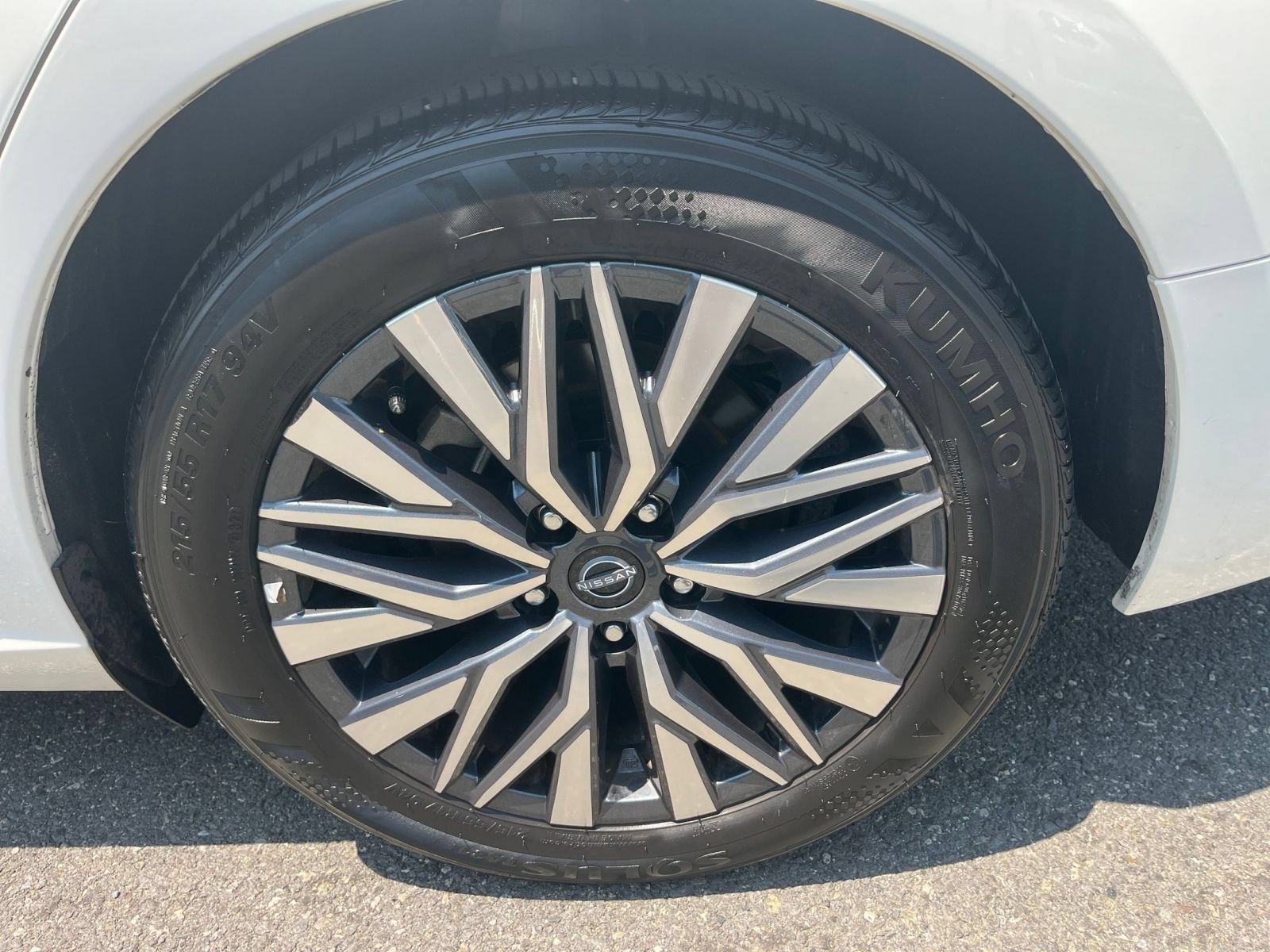 Used 2025 Nissan Altima 2.5 SV FWD image 30