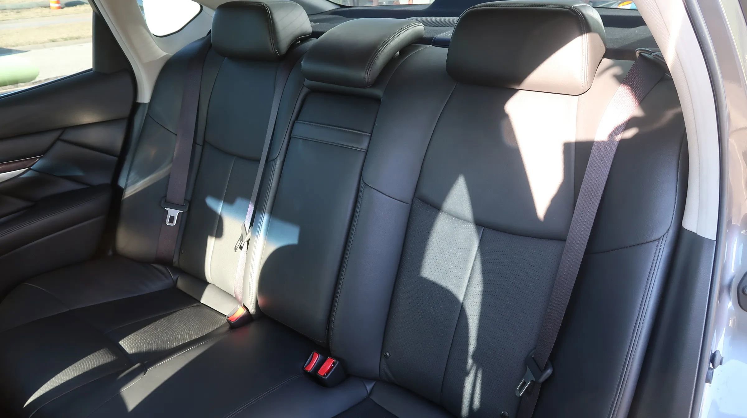 Used 2017 INFINITI Q70 3.7 image 21