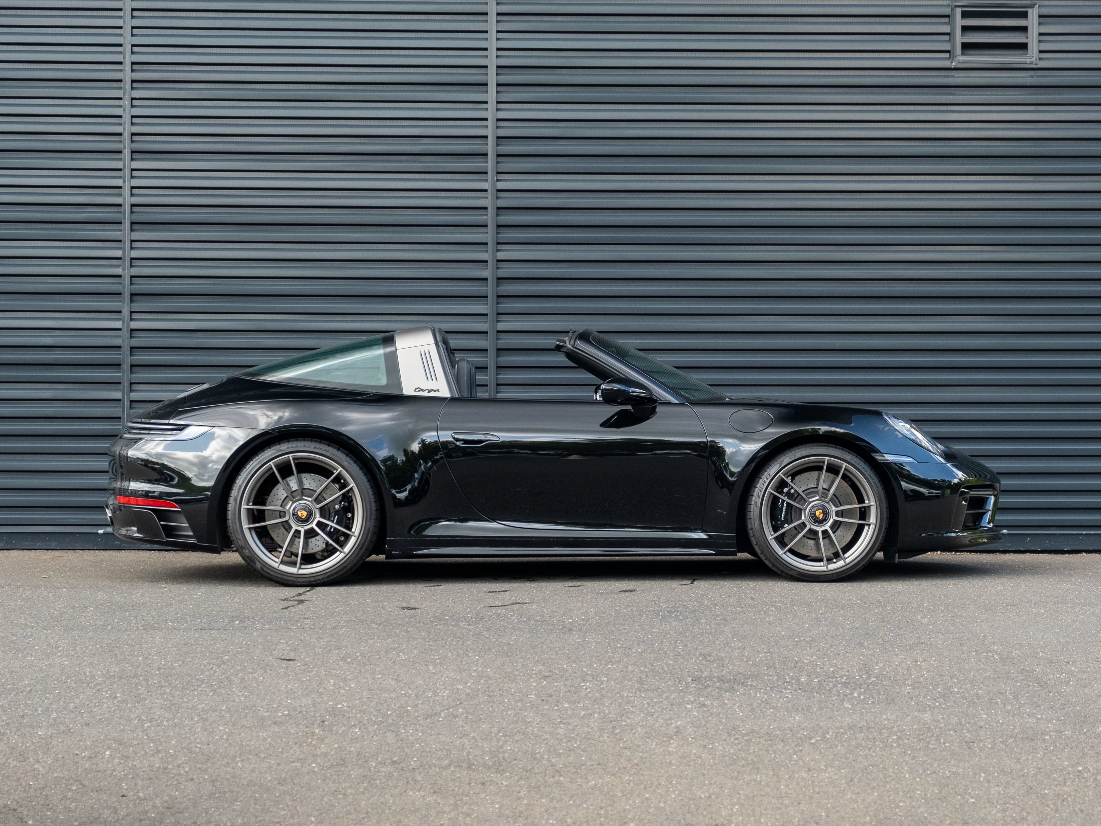 Certified 2022 Porsche 911 Targa 4 GTS AWD/4WD image 9